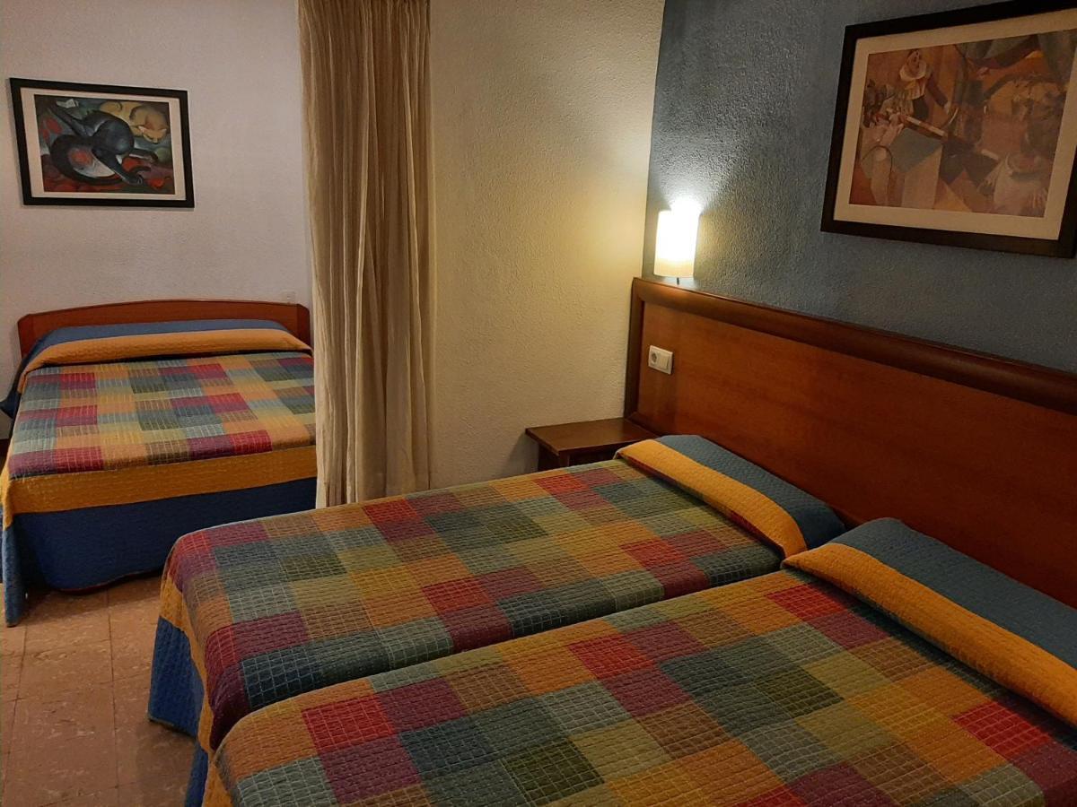 Hostal Platja Cambrils Ngoại thất bức ảnh