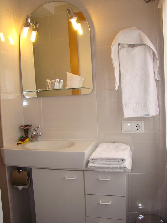 Hostal Platja Cambrils Ngoại thất bức ảnh