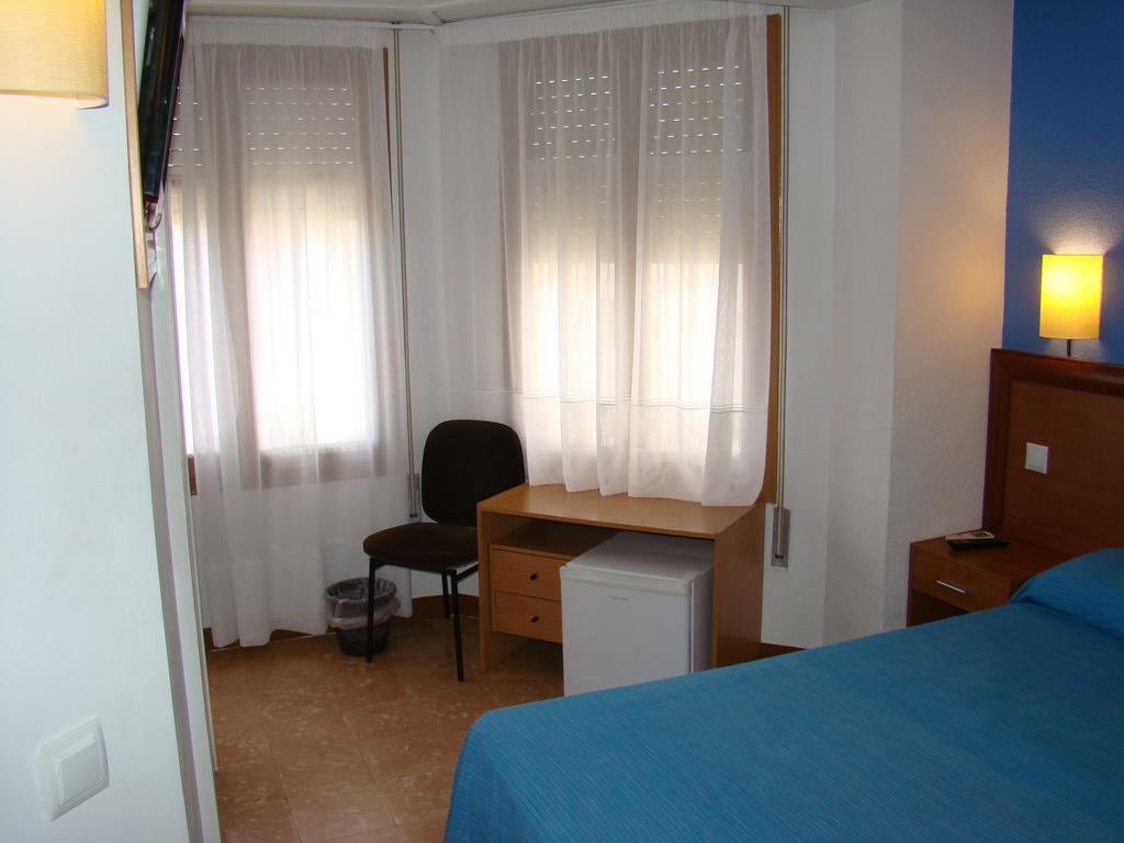 Hostal Platja Cambrils Ngoại thất bức ảnh