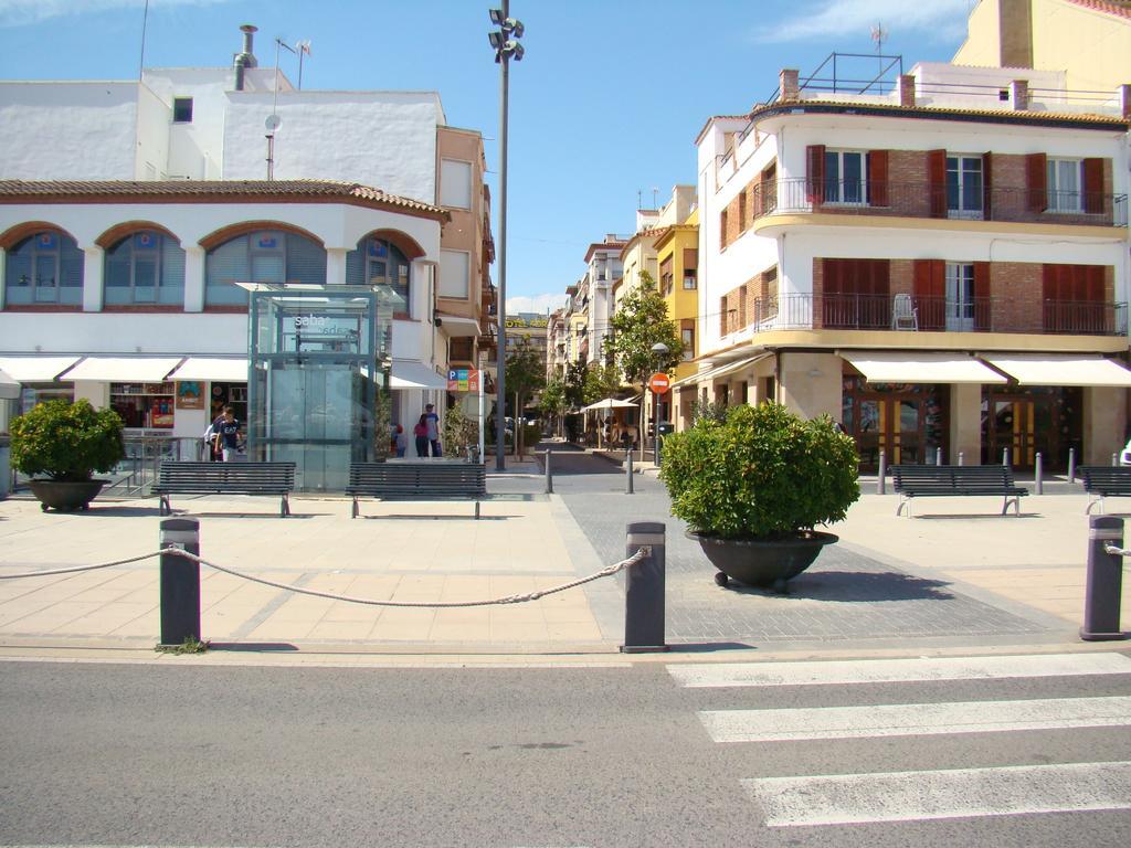 Hostal Platja Cambrils Ngoại thất bức ảnh