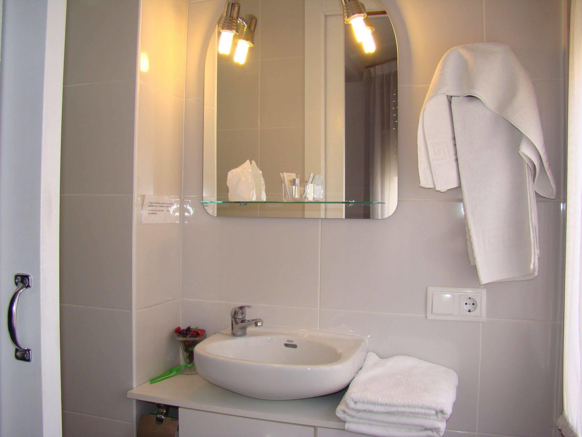 Hostal Platja Cambrils Ngoại thất bức ảnh