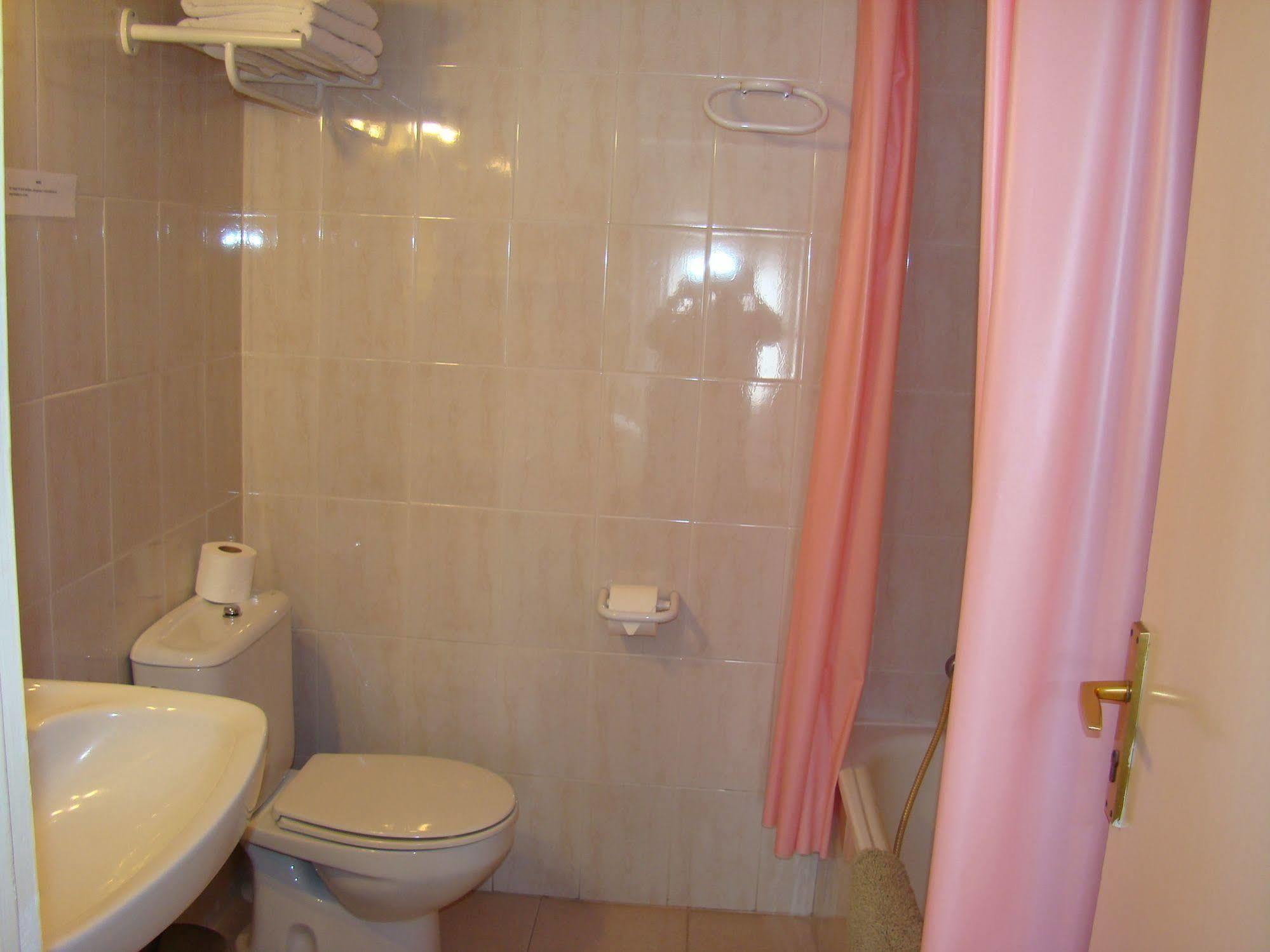 Hostal Platja Cambrils Ngoại thất bức ảnh