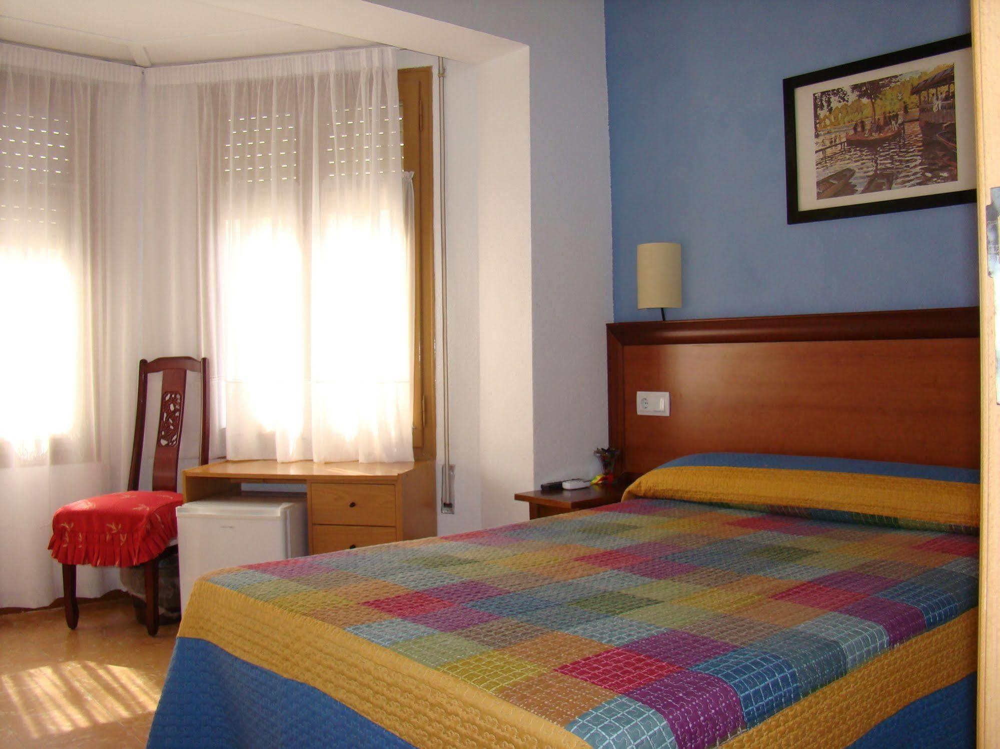 Hostal Platja Cambrils Ngoại thất bức ảnh